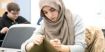 Urgensi Menuntut Ilmu dalam Islam: Mahasiswa sebagai Pewaris Peradaban