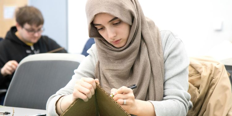 Urgensi Menuntut Ilmu dalam Islam: Mahasiswa sebagai Pewaris Peradaban